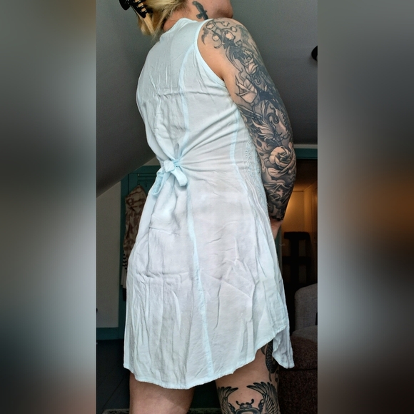 Vintage Boho Embroidered 100% Rayon Mini Dress With Button Front And Tie Back - Picture 3 of 10